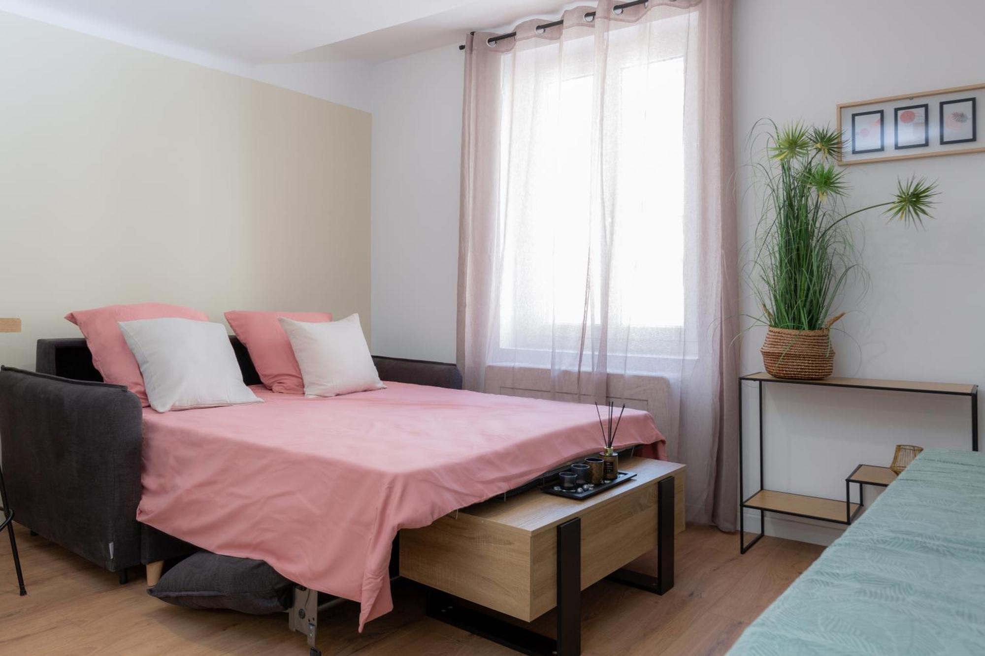 Escapade Au Port, Renove, Climatise Apartment